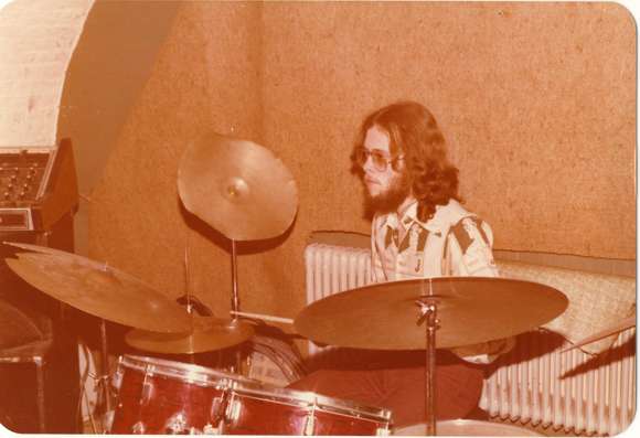 als drummer bij Syncope